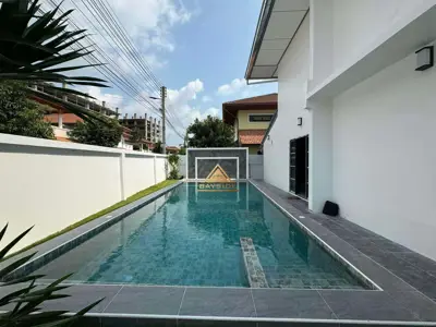 Pool Villa Near Jomtien Beach 5 Beds 6 Baths for SALE - Haus - Jomtien - 