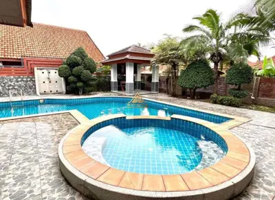 Thai style house for SALE at Nong Prue