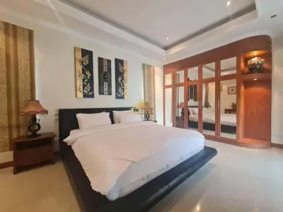 Big Pool Villa near Yinyom Beach 3 Beds 4 Baths for SALE and RENT - Haus - Pratumnak - 