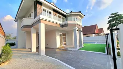 Pool Villa Newly Renovated 3 Beds 3 Baths North Pattaya for SALE - Haus - Северная Паттайя - 